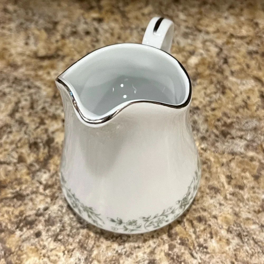 Mikasa Montclair Fine China Creamer Pale Green Leaves Silver Trim Japan G9059